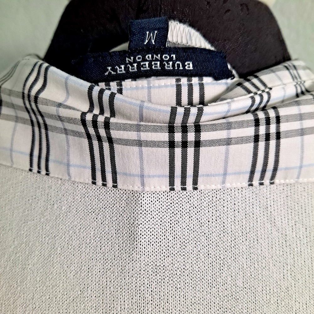 Burberry - Picture 3 of 3